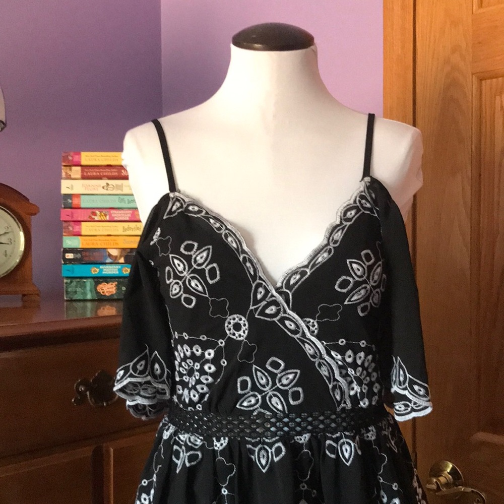 ROMEO & JULIET 🌟 Embroidered Dress, Empire Waist, Lined, Off Shoulder, summer